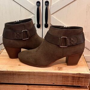 LimeLight Jessie Women Ankle Bootie Olive Green Size 8 Heel Block 2.5"